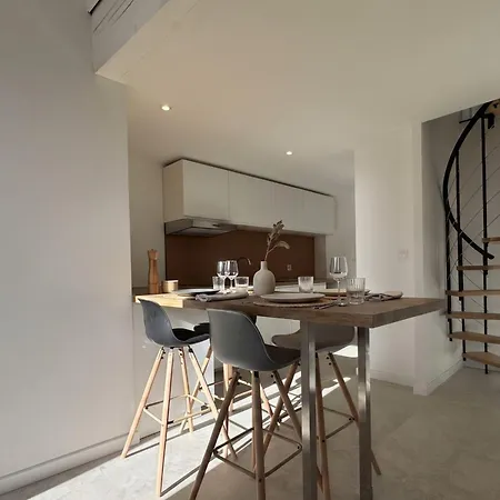 Spacious Renovated In The Heart Of Апартаменты *