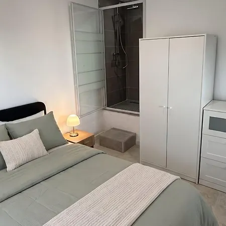 Spacious Renovated In The Heart Of Апартаменты *